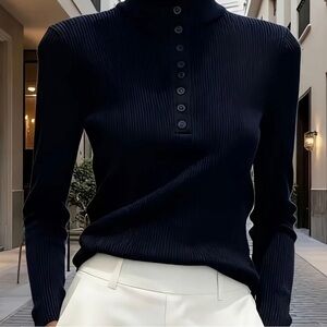 NEW-Women’s Navy Blue Sweater Size M